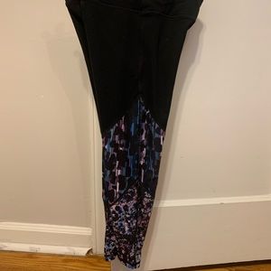 Fabletics capris